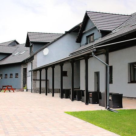 Penzion Bowten Secovce Exterior foto